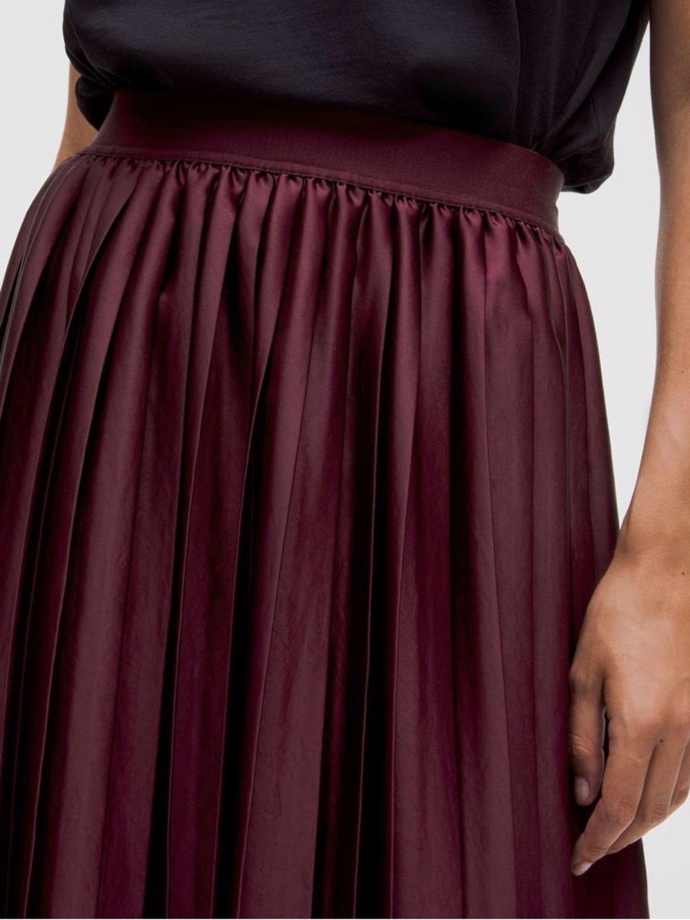 Lululemon Satin Pleated Midi Skirt - Medium